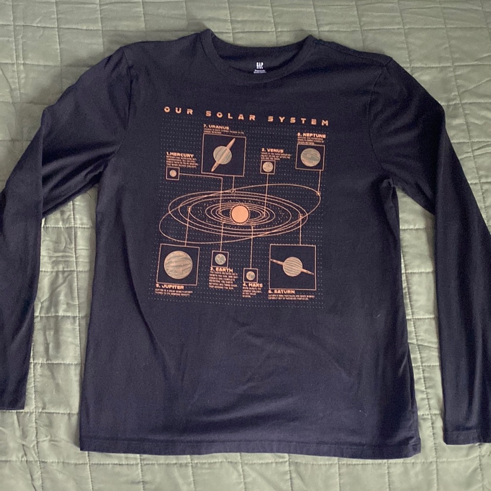 Brand new Gap tee in boys size 14-16